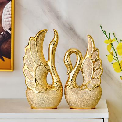 China Lovers Swan Ceramic Statue Frosted By Europe Light Living Room Wedding Gifts Luxury Home Table Decoration for sale