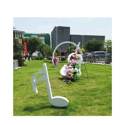 China Europe Creative Metal Sculpture Decoration Earphone Outdoor Wedding Musical Note for sale