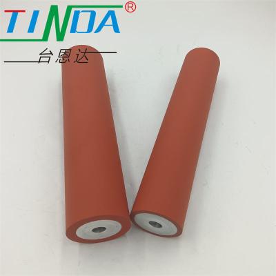 China Personalizar resistência ao desgaste e deslizamento roda de borracha de silicone para uso em ambiente de trabalho de alta temperatura à venda