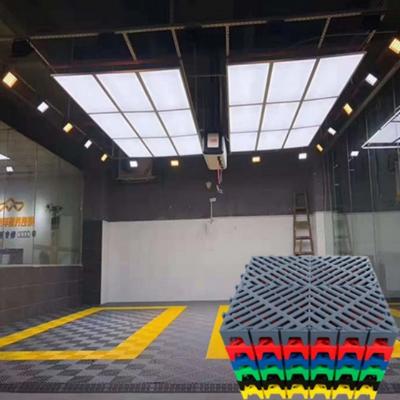 Cina Piastrelle anti scivolamento per pavimenti di garage ventilate 440g Piastrelle in PP Pavimenti in vendita