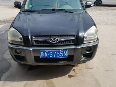 China 2009 2.0L Hyundai Tucson Used Car Automatic Two Wheel Drive Sunroof 120000 Km Euro IV for sale