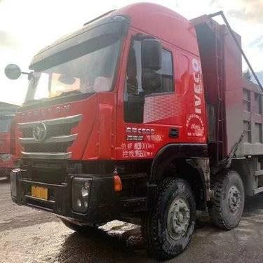 China Getriebe Hongyan Genlyon 8x4 Tipper Dump Truck Fast 12JSD220T zu verkaufen