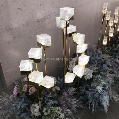 China Wedding Decoration Wedding Props Acrylic Road Guide Lamp Iron Crystal Road Guide Lamp Wedding Party Events Decoration for sale