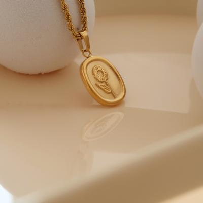 China High Polished Popular Irregular Carved Golden Sunflower Stainless Steel Sunflower Twist Chain Necklace for sale