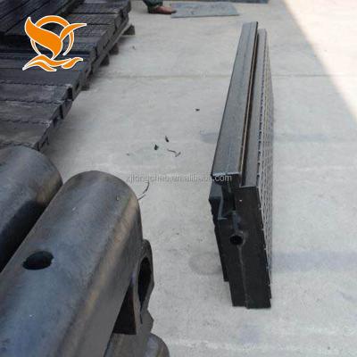 China P50 Railway Rubber Traverse Rail Protection Price Rubber Crossing for sale