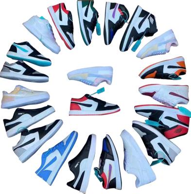 China Cushioning men and women suitable for single tail sports shoes high quality mixed stock shoes for sale