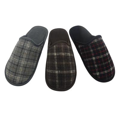 China Winter Indoor High Quality Warm Indoor Bedroom Slippers Hot Selling Man Soft Slippers for sale