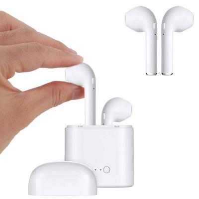 China Lowest Price Sports Earphone Design Mini Earphone Stereo Sports Earbud Professional Wireless Earphone With Microphone Charging Case for sale