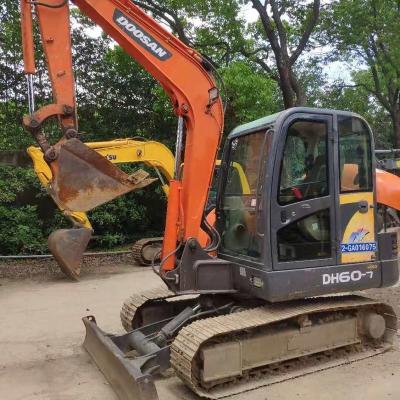 China Orange Doosan Excavator 3 Ton 6000 KG 67 Power Low Working Hours for sale