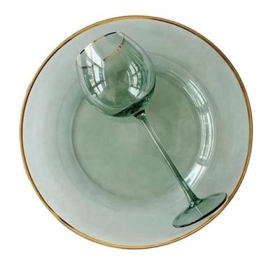 China Viable Wholesale Wedding Green Glass Charger Plates With Rim Antique Gold Plate 13inch Gold Rim Charger Glass Dishes Sets for sale