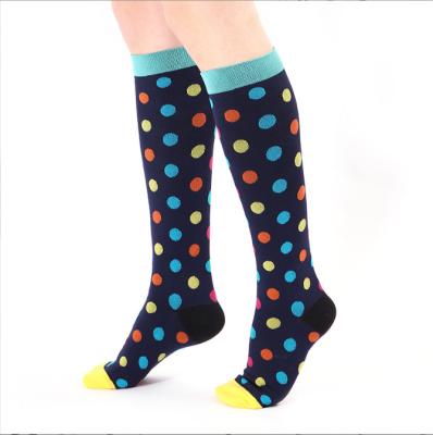 China Breathable compression socks for women and men circulation for running, medical, nursing, travel, cycling for sale