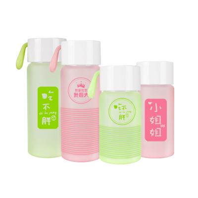 China BPA Free Hot Selling Silicone Sleeve Eco Friendly Insulated Leakproof Glass Drinking Water Bottle With Cover Lid for sale