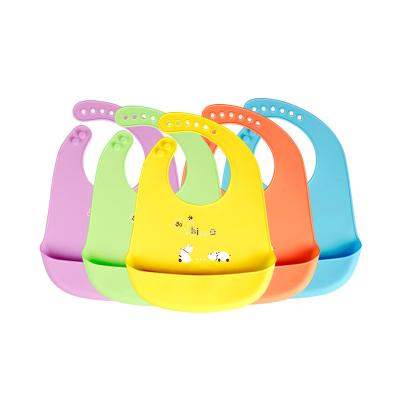 China Viable Wholesale Silicone Food Grade Feeding Bibs Logo Custom Silicone Baby Bibs for sale