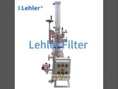 Pneumatic internal air cylinder scraping self-cleaning filter