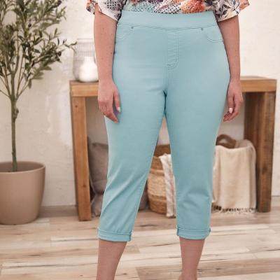 China Breathable Jeans Women Pull-On Colorful Twill Plus Size Cyan Blue Denim Capris Lady Jeans Benzo for sale