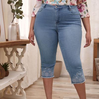 China Plus Size Women's Jeans Embroidery Breathable Denim Capri Pants Cuffs Fringe Pants Light And Stretch Denim 7/8 Slim Leg Lady Jeans for sale