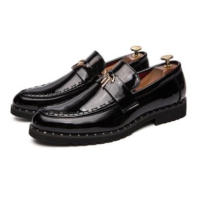 China New Breathable Stylish Men Shoes Shade Patent Leather Fashion Luxury Groom Slip On Wedding Shoes Men Style Oxford Stylish Shoes for sale