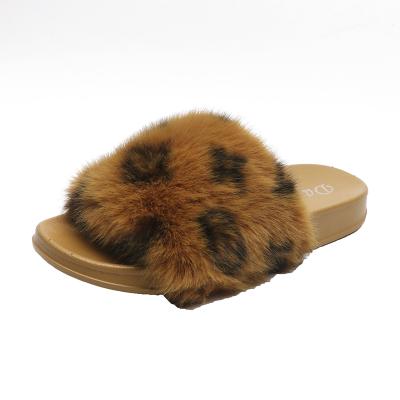 China Hot Selling Fashion Trend Lady Girl Outdoor Fur Indoor Slippers Women's Slippers Popular Fluffy Furry Shoes Women's Indoor Slippers for sale