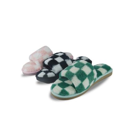 China OEM Ladies New Anti-slippery Furry Women's Slippers Home Bedroom Comfortable Fuzzy Cotton Slippers Indoor Winter Non Slip for sale