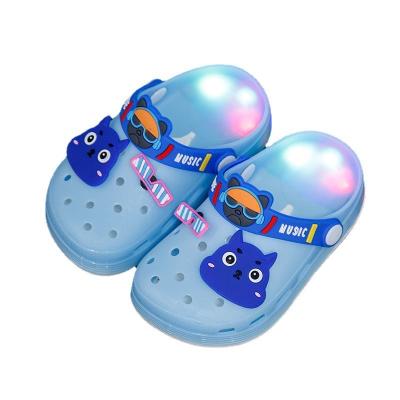 China Durable Kids Hole Shoes Cute Summer Cartoon Beach Sandals Kids Slippers For Girls Children Hollow Sandals for sale