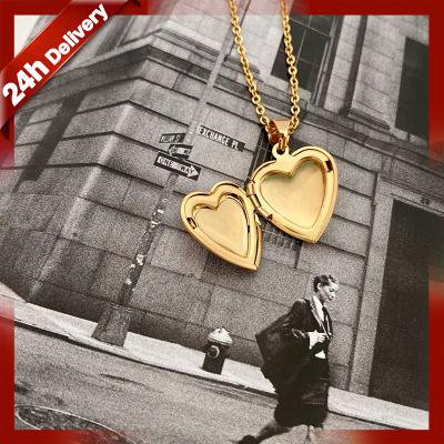 China Dylam 2021 Simple Romantic Fashion Love Heart Gold Plated Stainless Steel Chain Necklaces For Women And Mom Jewelry for sale