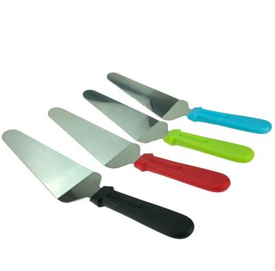 China Viable Stainless Steel Triangle Pizza Cake Shovel With Handle Plastic Pizza Cutter Pizza Spatula Kitchen Accessories for sale