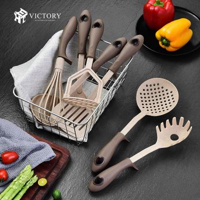 China Viable Modern Kitchen Accessories Kitchenware Tools Kichen Kitchenware Stick Nylon Plastic Cookware Set Unset With Stand for sale