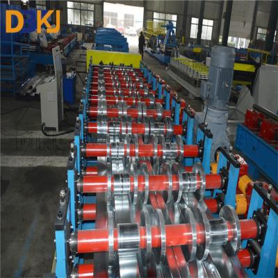 China Dingbo Metalldeck Rollformmaschine mit Cr12-Rollermaterial zu verkaufen