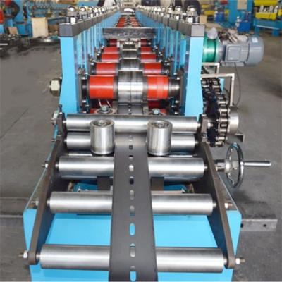 China Omron Unistrut Channel Roll Forming Machine 20 stations en 45 stalen rollen Te koop