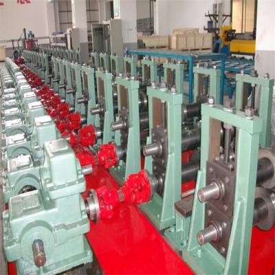 Cina 220V 380V Rack Vertical Roll Forming Machine Macchina per la formazione di rotoli in acciaio in vendita