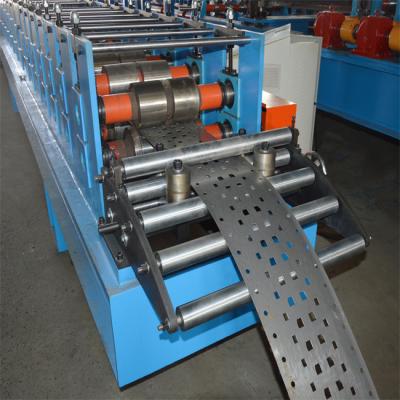 China 220V 380V aufrechte Rollenformmaschine für Stahlprofile 22kW zu verkaufen