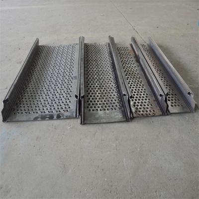 China 1-3 mm gegalvaniseerd stalen steigerplank rollenvormende machine 125 ton Te koop