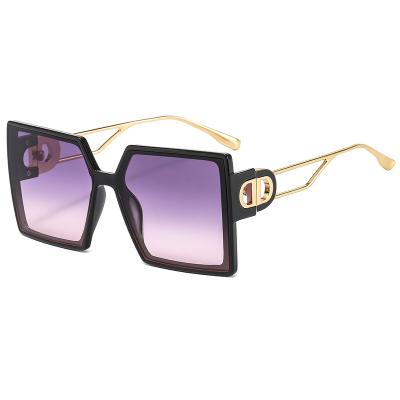 China Sunglasses fashion new European and American fashion large ultra-violet Sun glass outdoor sports sunglasses women frame sunglasses anti for sale