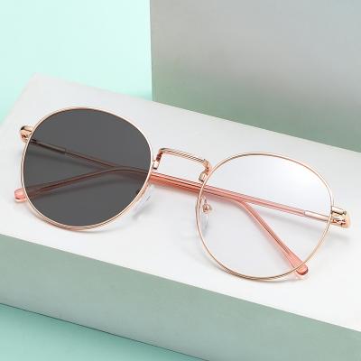 China For Reading Glasses Fashion Round Frame Retro Eye Wear Photochromic Blue Light Blocking Glasses Anti Blue Light Glasses for sale