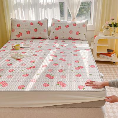 China Sustainable Hot Sale Luxury Ice Silk Cooling Thailand Natural Latex Mat Cooling Summer folding Sleeping Mat Summer quilt set for sale