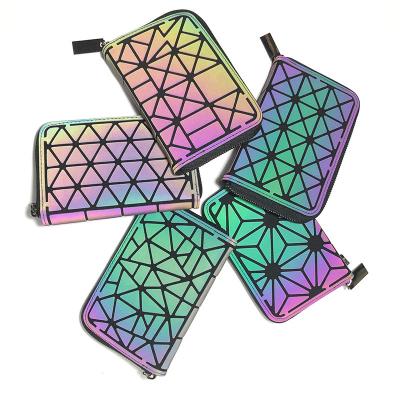 China Diamond Women's Magic Luminous Rainbow Short Waterproof New Geometric Pattern Wallet 'S Wallet for sale