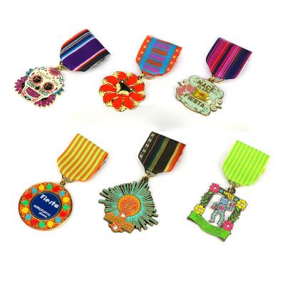 China Custom Unique USA Metal Craft Hard Enamel Glitter Souvenir Carnival Fiesta Medal With Short Ribbon for sale