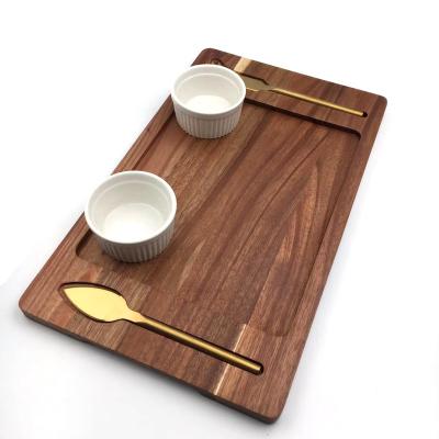 China Wholesale Custom Bamboo Wooden Cutting Board Mordern Kitchen Tea Tray Beech Acacia Nut Cutting Board With Handle for sale