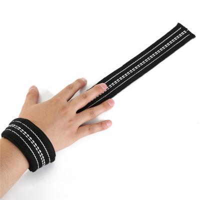 China Durable Training Weightlifting Straps Cotton Padding Weightlifting Straps for sale