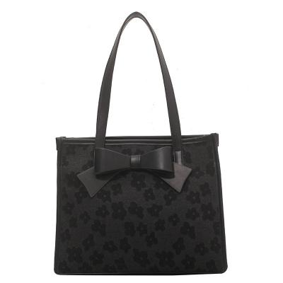 China Custom Logo Color Size Fashion Women Handbag Vintage Bowknot Decoration Shoulder Bag For Ladies for sale