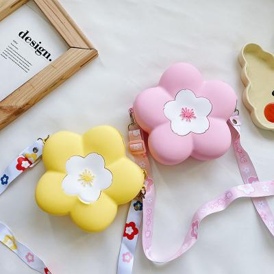 China Parent-Child Messenger Bag Silicone Flower Kids Crossbody Bag Makeup Bag Storage Contianer School Office Supplies Gifts for sale