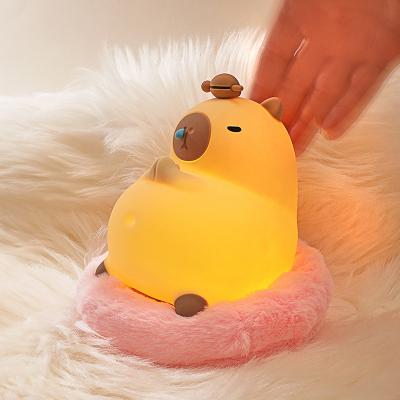 Chine Capybara Lumière de nuit pour les enfants 16 Couleur changeante enfants Lumière de nuit pour la chambre des enfants Portable batterie nourrissage de bébé Lumière de nuit à vendre