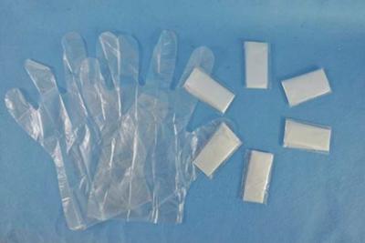 China Food Grade Disposable Gloves Kitchen Cleaning , Single Use Poly Food Service Gloves  for sale