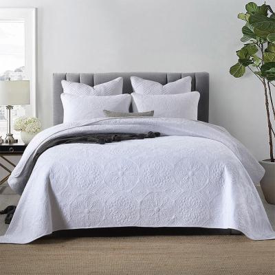 China New Design Breathable Wholesale Soft Breathable White Geometric 3 Piece Embroidery Cotton Quilted Bedspread Set for sale