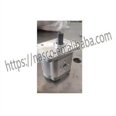 China High Quality Farms Kubota Tractor Parts OEM 33740-82208 PUMP HYDRAULIC for sale