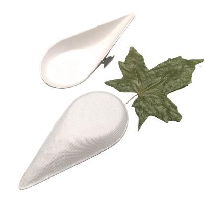 China Minimalist Disposable Compostable Bagasse Pulp Small Form 105*37mm Mini Spoon Sauce Cake Dessert Tray for sale