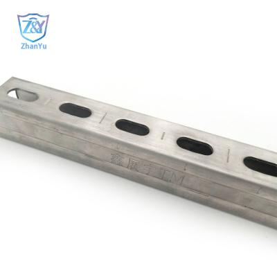 China Pre-Galvanized Strut Channel Unistrut C Channel Steel 41*41,41*21 Factory price à venda