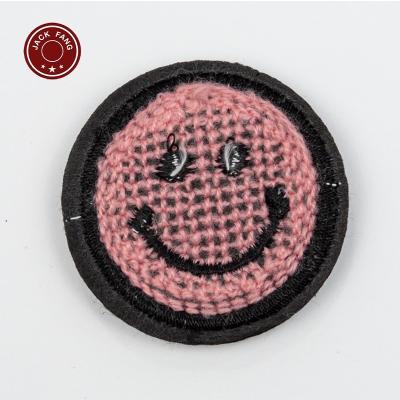 China Sustainable White And Gold Chenille Smiley Patch For Diy Bag Custom Clothing Accessories for sale