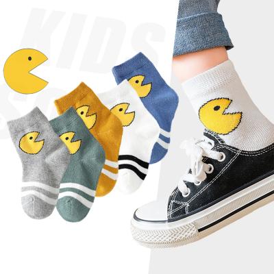 China QUICK DRY Custom Design URON Logo Kids Socks Cartoon Pattern Kids Socks Crew Warm Kids School Socks for sale