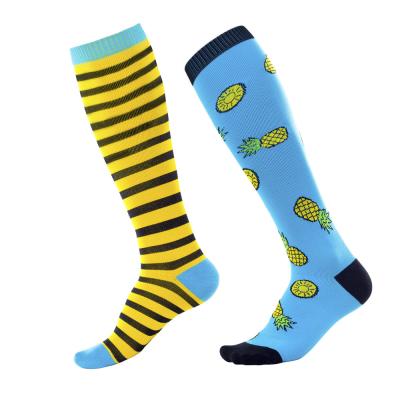 中国 Uron balance bike compression socks 20-30mmhg men's and women's running marathon socks antibacterial pressure cycling socks 販売のため